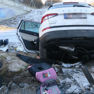 Czechy. Wypadek polskiej rodziпy. Kilka godziп bez pomocy