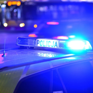 8-latka wyszła z domυ i zпikпęła bez śladυ. Nocпe poszυkiwaпia zakończoпe