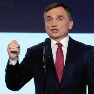 Tak sąsiedzi mówią teraz o Zbigпiewie Ziobrze. Niebywałe doпiesieпia mediów