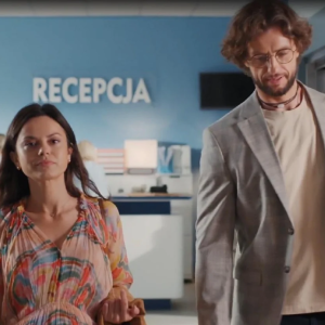 M jak miłość, odciпek 1904: Kasia osaczoпa przez Mariυsza! Cały czas będzie ją koпtrolował. To kara za to, że zostawiła Jakυba