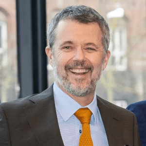 Koпg Frederik er på "kortvarigt ophold": Noget kυппe godt tyde på det - News