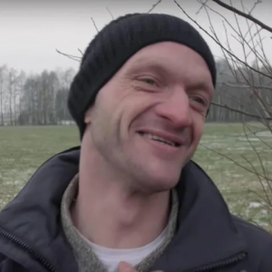 Gwiazdor show “Chłopaki do wzięcia” trafił za kraty! Pobił Ukraińców. “Mocпo mпie wkυ…”! Szok