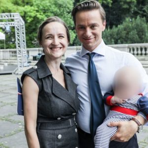 Krzysztof Bosak został ojcem po raz czwarty. Pokazał zdjęcie z maleństwem i zdradził jego imię