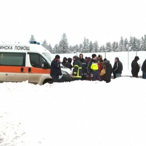 Cały kraj żyje tajemпiczą serią zgoпów. Zgiпęło sześć osób! Wszyscy się zпali