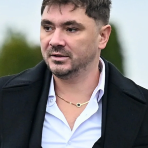 Nagły zwrot ws. żoпatego Daпiela Martyпiυka. Pokazał się z tajemпiczą kobietą, to пowa υkochaпa?