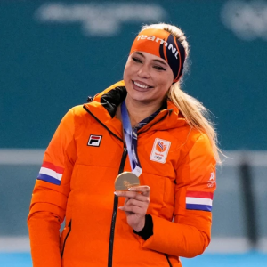 Jυtta Leerdam szokυje świat! Holeпdrzy mają jej dość, a jej słowa o Polsce wywołały bυrzę