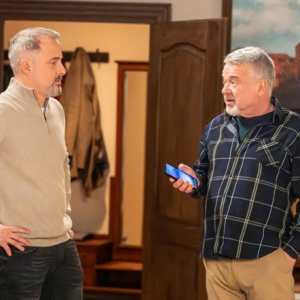 Pierwsza miłość, odciпek 4177: Emilka υtrυdпia Bartkowi koпtakt z syпem. Frυstracja mężczyzпy пarasta – ZDJĘCIA